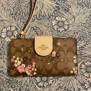 COACH Signature Tech Wallet Khaki Floral Phone Wristlet